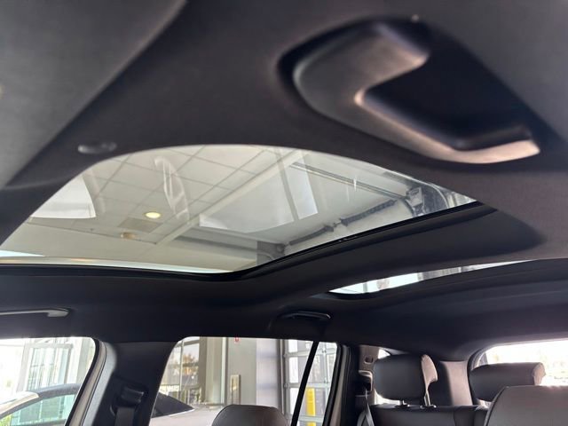 New 2026 Polar White Mercedes-Benz GLB 250 image 54