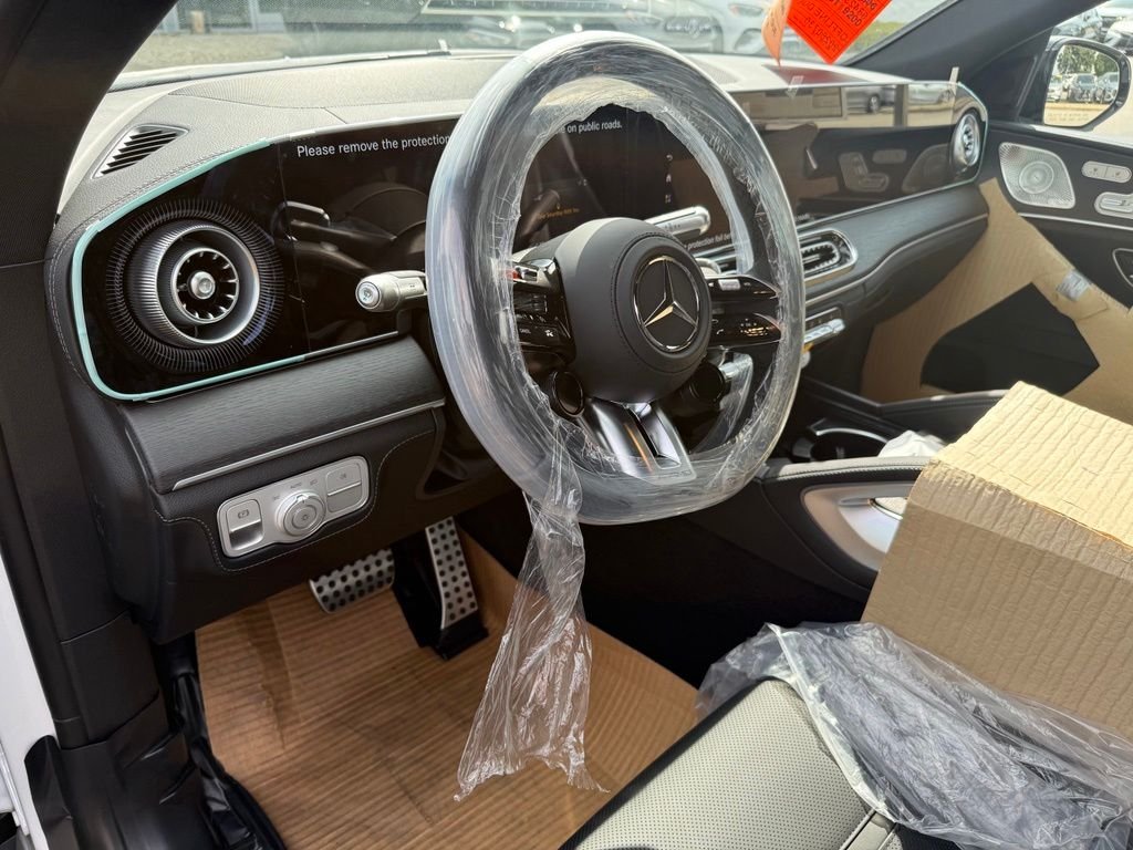 New 2027 MANUFAKTUR Moonlight White Metallic Mercedes-Benz AMG® GLE 53e 4MATIC+ Coupe image 8
