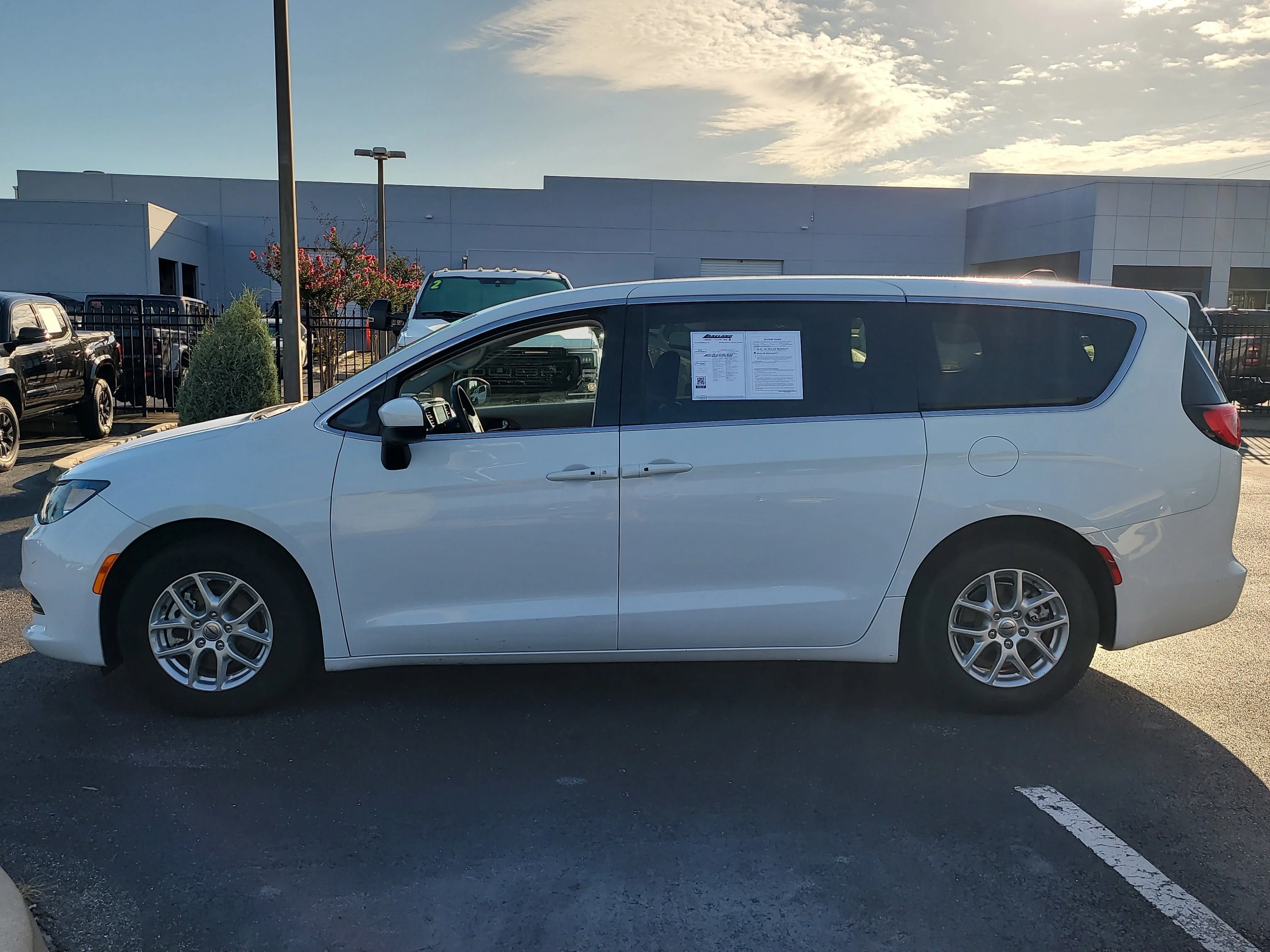 Used 2023 Bright White Clearcoat Chrysler LX image 7