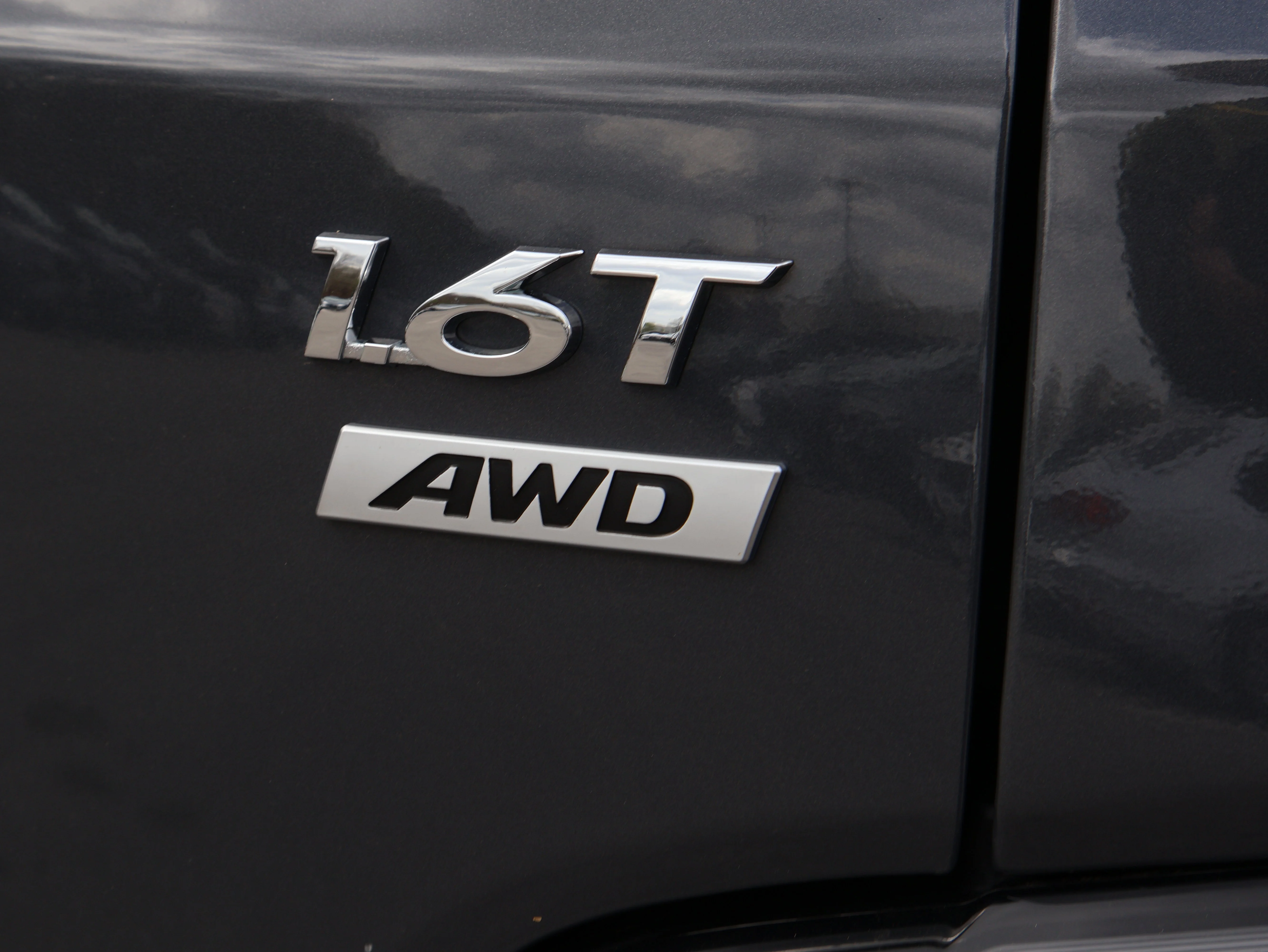 Used 2023 Ecotronic Gray Hyundai Limited image 15
