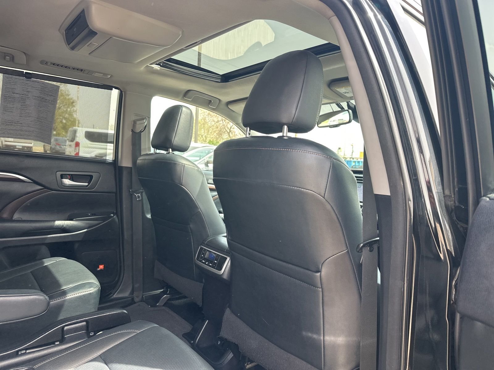 Used 2014 Black Toyota Limited image 32