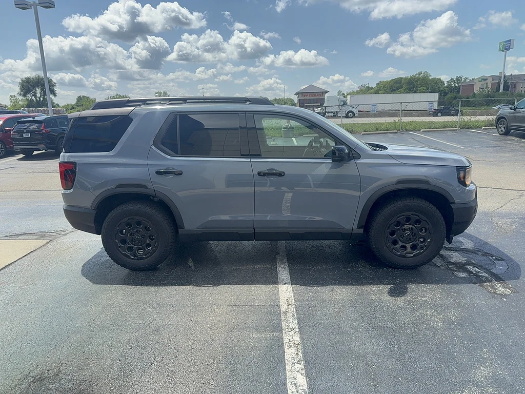 New 2026 Sonic Gray Pearl Honda TrailSport Elite Blackout image 4