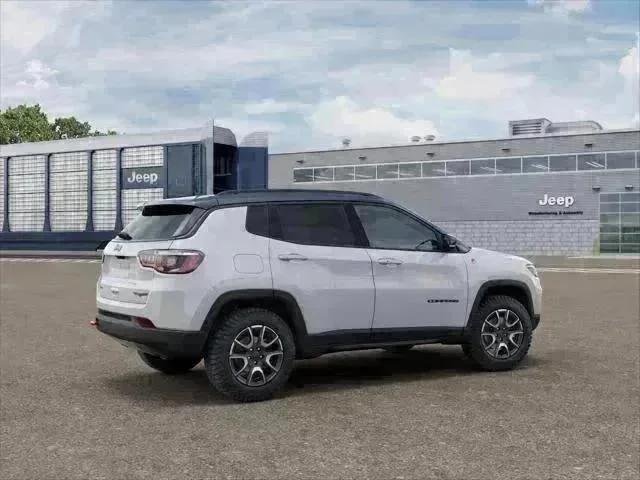 New 2026 Bright White Clear-Coat Exterior Paint Jeep Trailhawk image 56