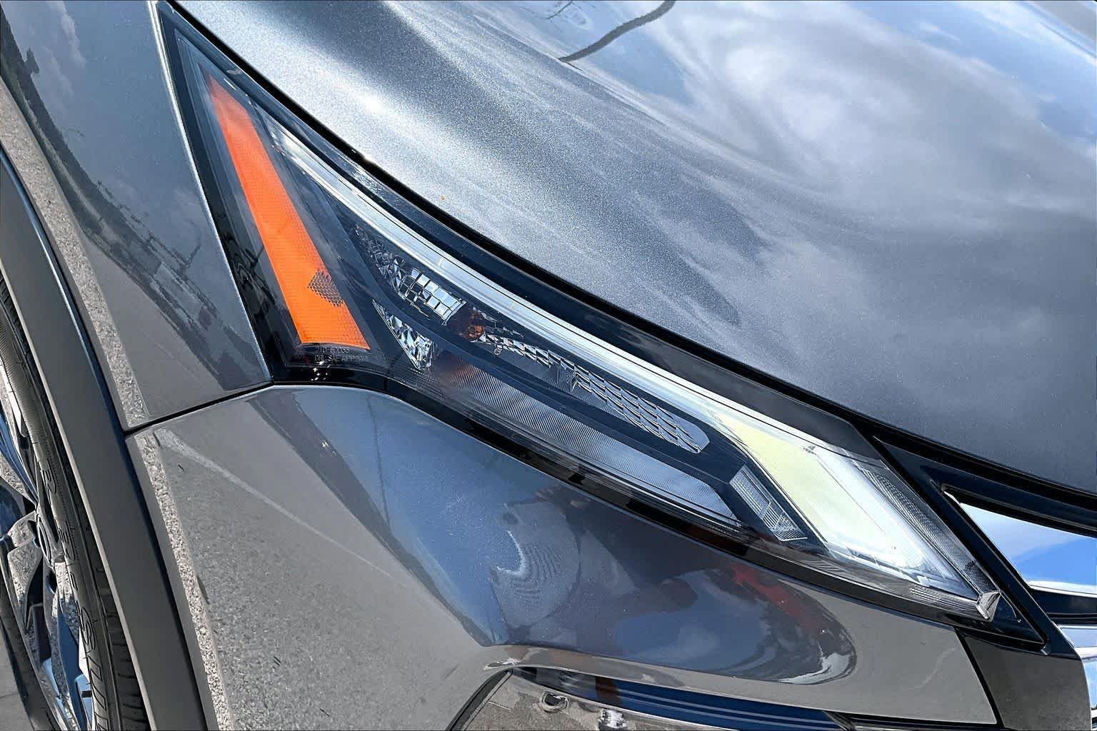 Used 2025 Gun Metallic Nissan SV image 27