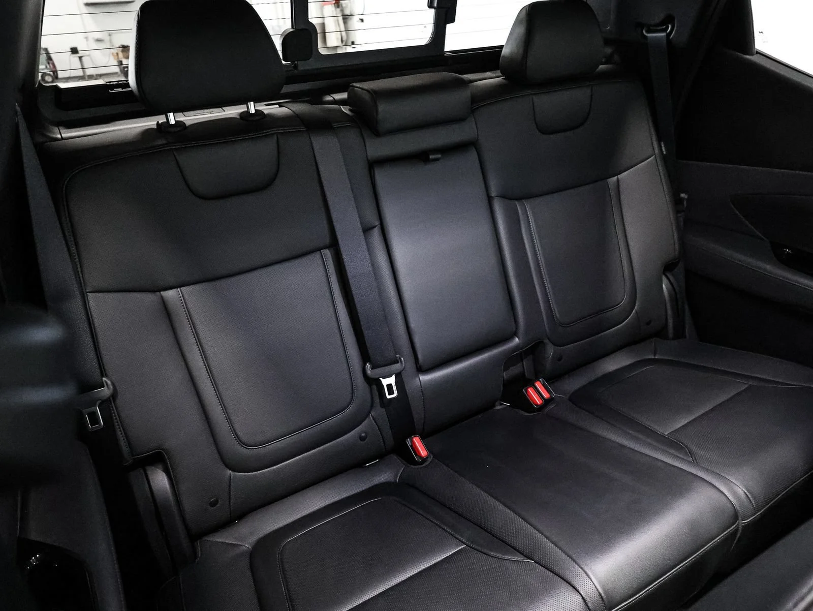 Used 2025 Black Hyundai SEL Activity image 23
