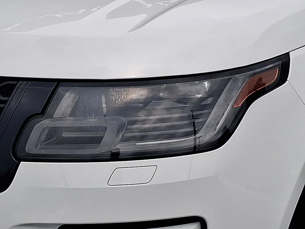 Used 2019 Fuji White Land Rover 3.0L V6 Supercharged HSE image 9