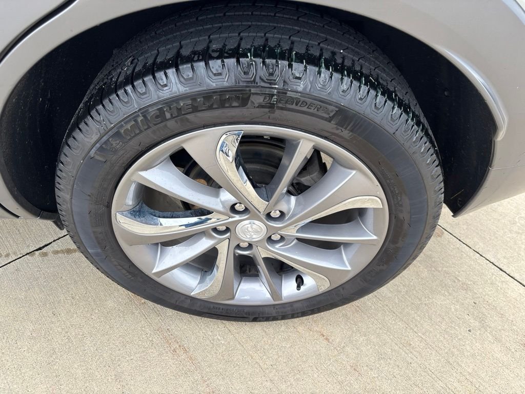 Used 2021 White Frost Buick Essence image 12