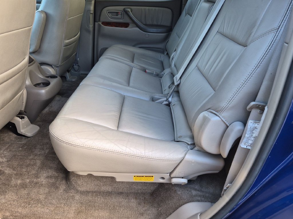 Used 2006  Toyota Limited image 19