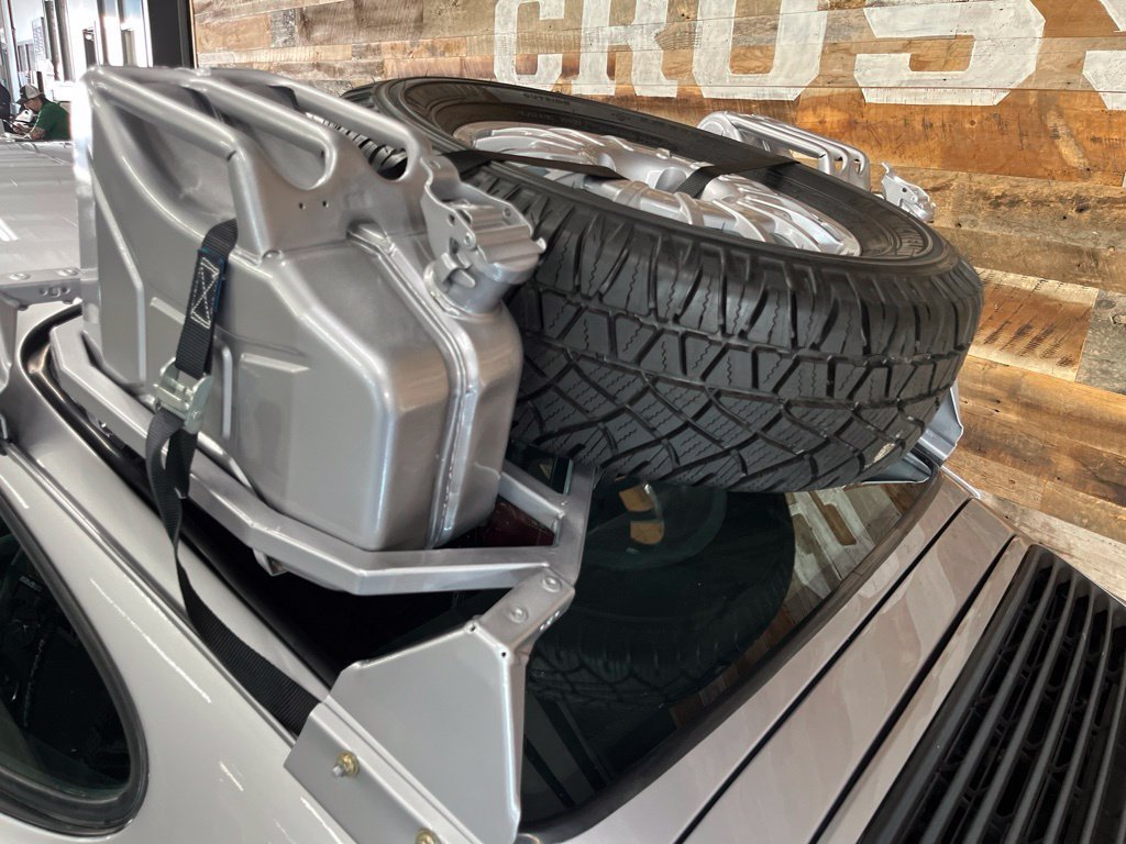 Used 1995  Porsche Carrera 4 image 20