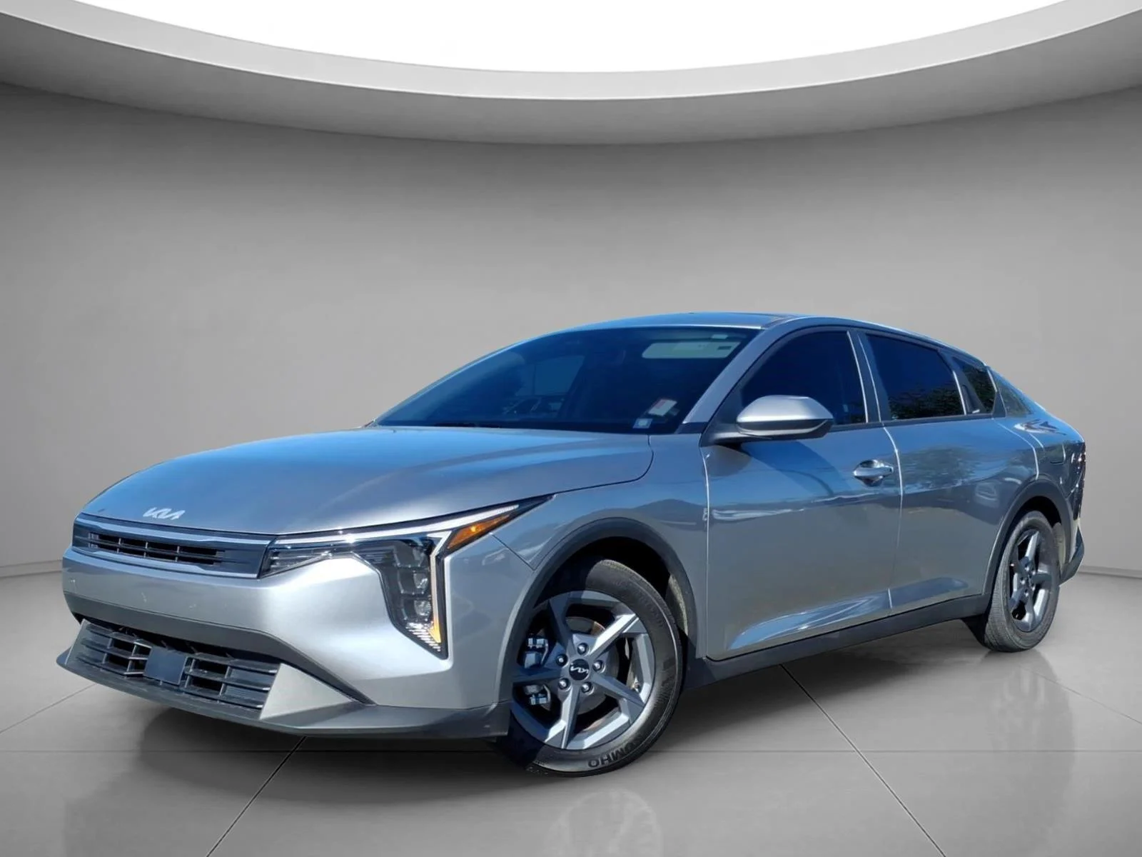 Used 2026 Steel Gray Kia LXS image 1