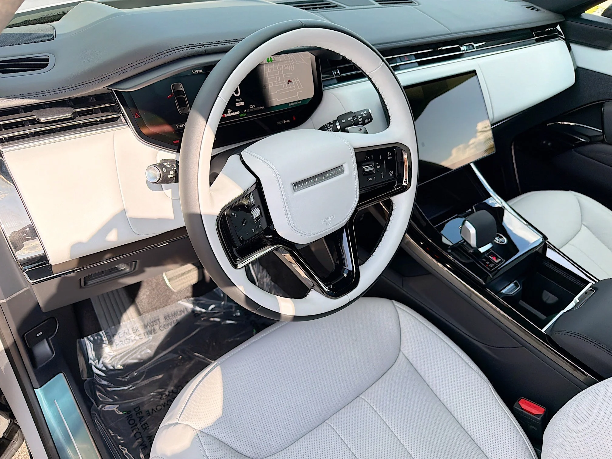 New 2026 Borasco Grey Metallic Land Rover Dynamic SE image 27