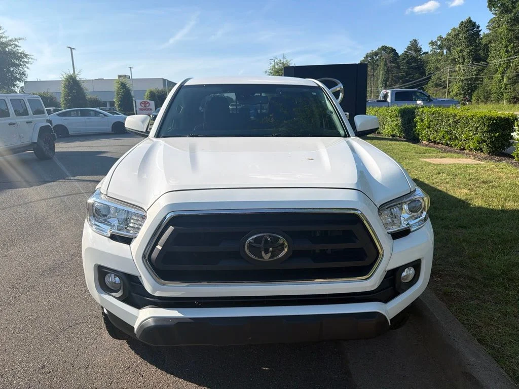 Used 2021 White Toyota SR5 image 5