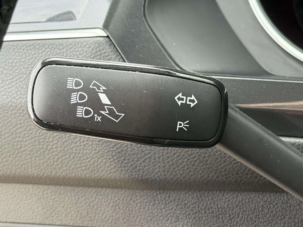 Used 2019 Orange Volkswagen 2.0T SE image 24