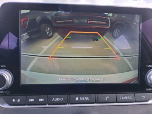 Used 2023 White Nissan SR image 12