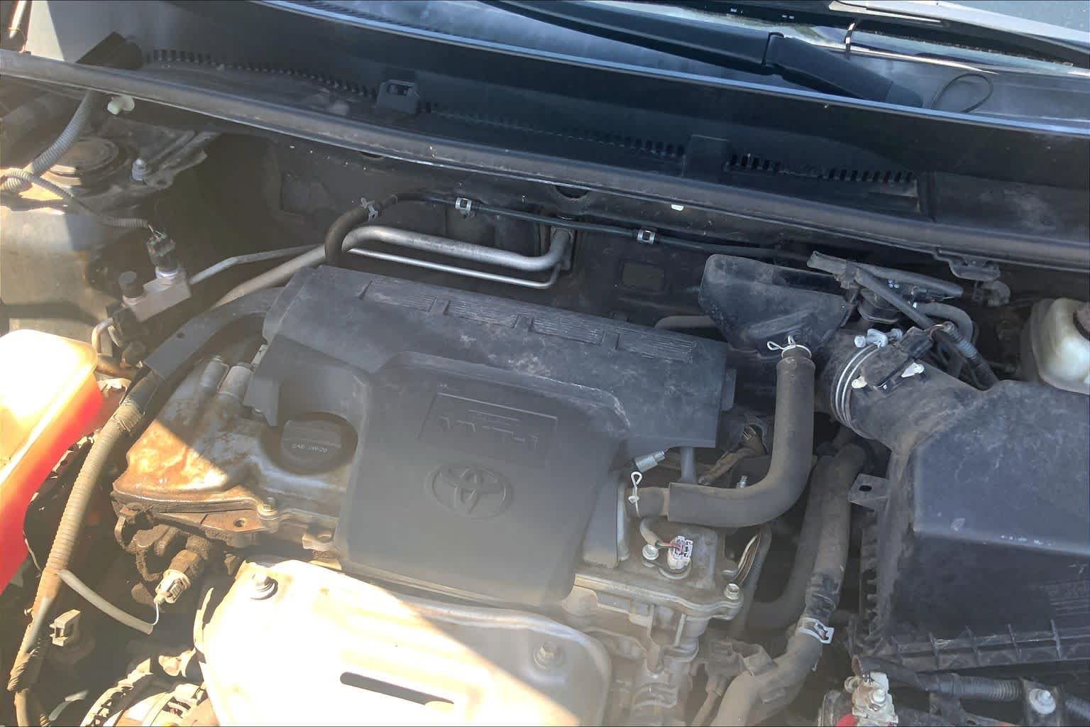 Used 2013 Black Toyota XLE image 30