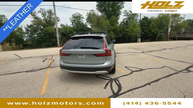 Used 2025 Gray Volvo Plus, B6 AWD Gas (mild hybrid) image 8