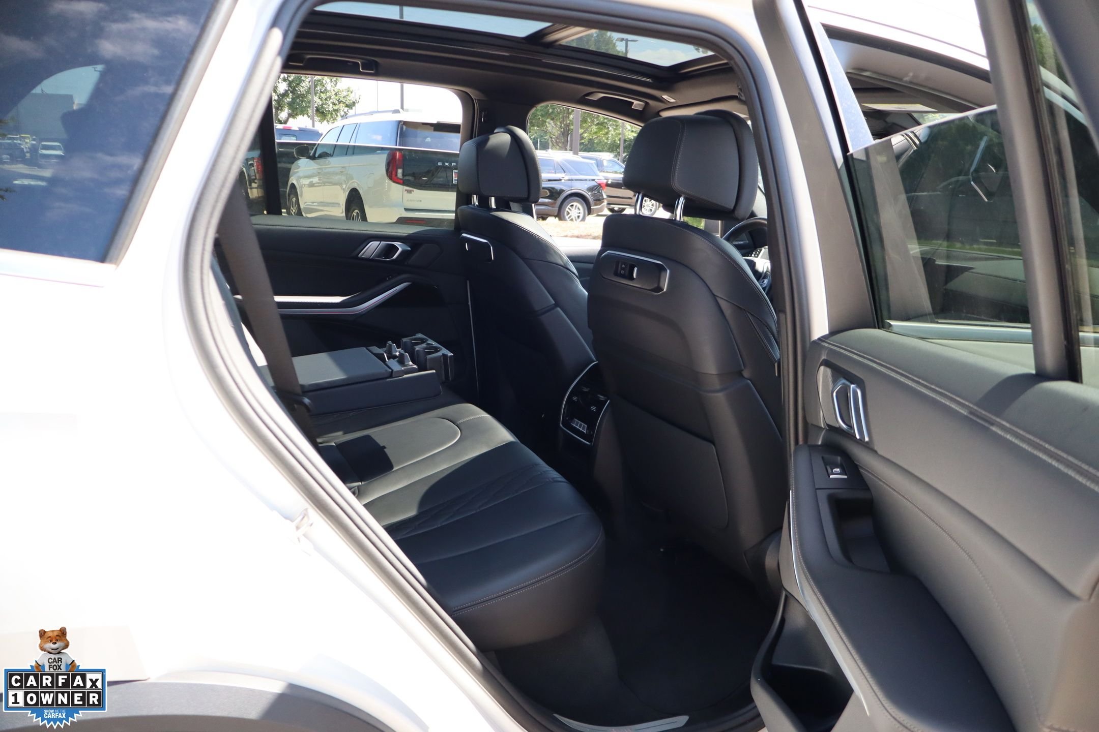 Used 2025 Alpine White BMW xDrive50e image 31