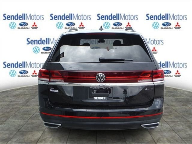 Used 2025 Black Volkswagen 2.0T SE image 7