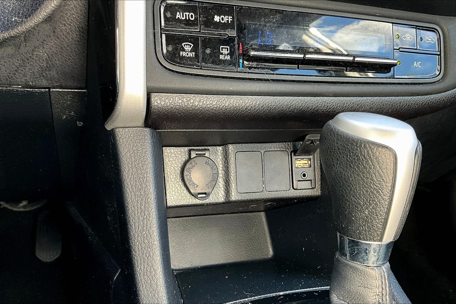 Used 2017 Silver Toyota LE image 13