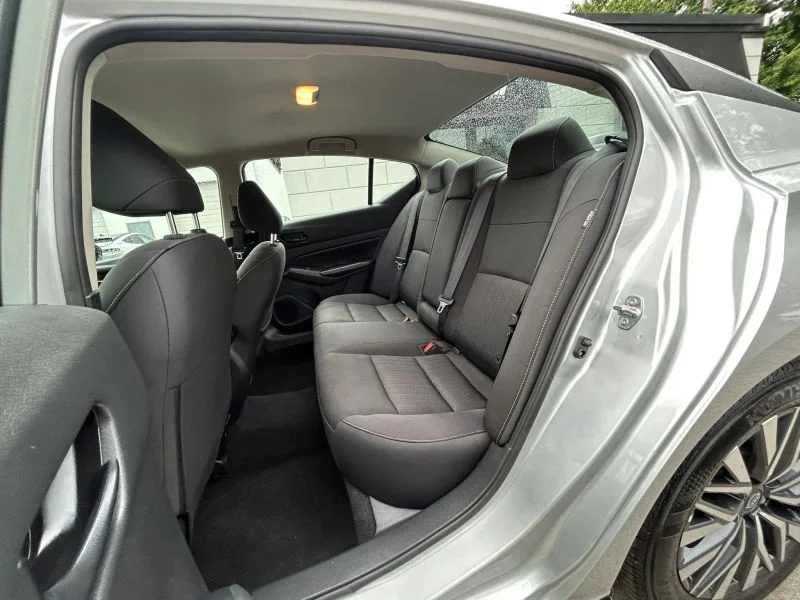 Used 2024 Silver Nissan 2.5 SV Sedan 4D image 33