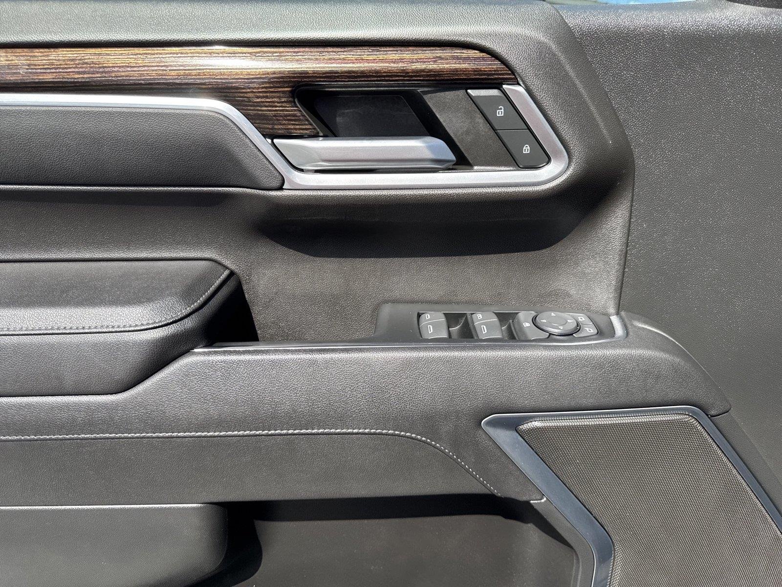 Used 2023 TITANIUM RUSH METALLIC GMC Elevation image 19