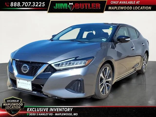 Used 2022 Gray Nissan SV Xtronic CVT image 1