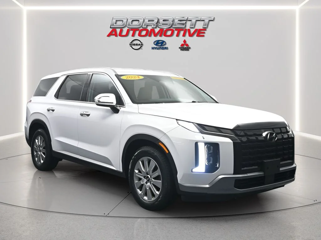 Certified Used 2024 Hyper White Hyundai SEL image 4