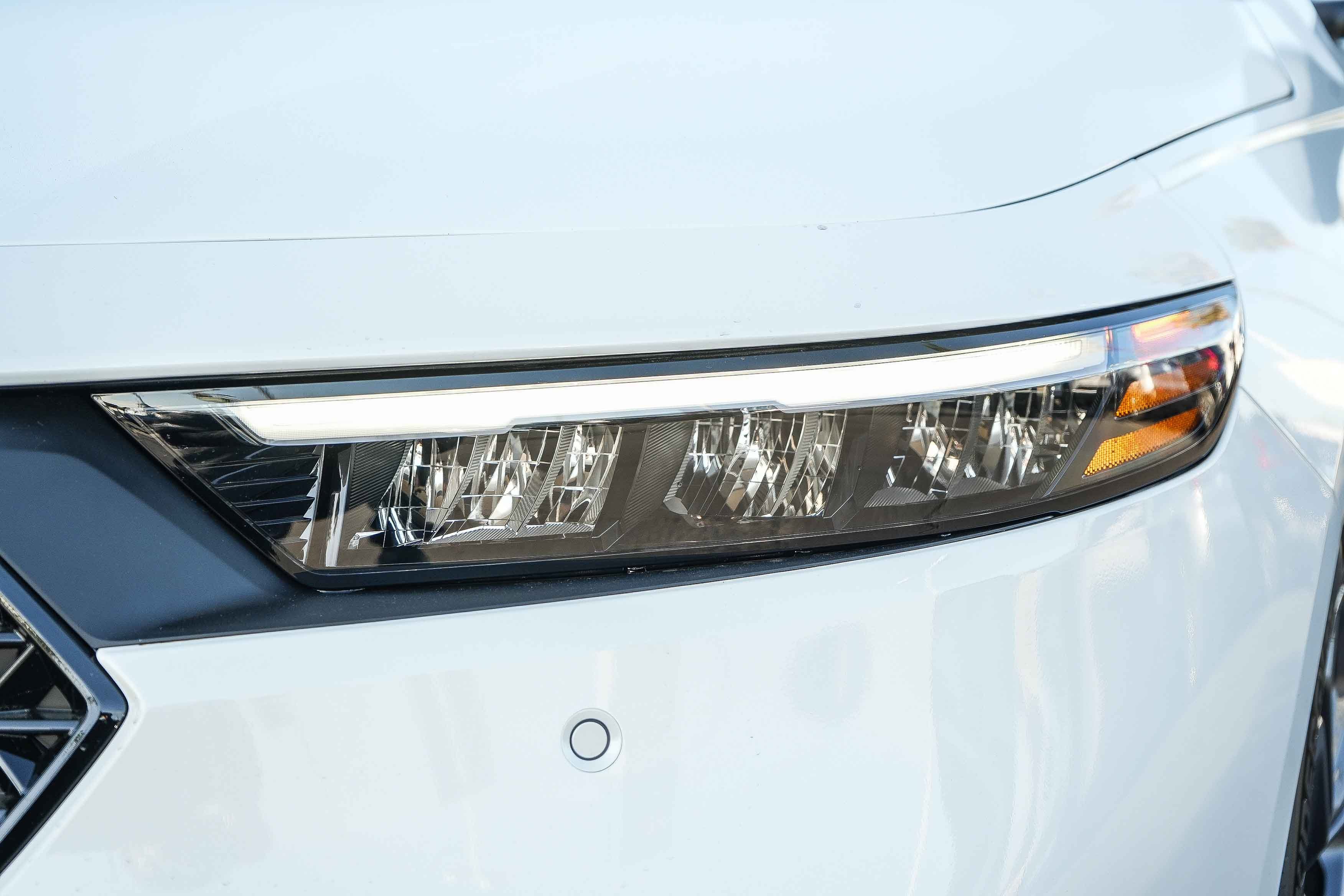 New 2026 Platinum White Pearl Honda EX-L image 4