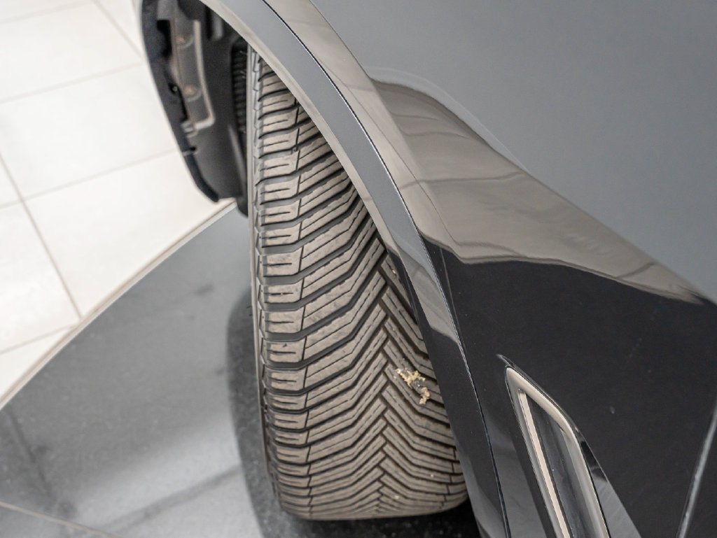 Used 2020 Black Sapphire Metallic BMW M50i image 55