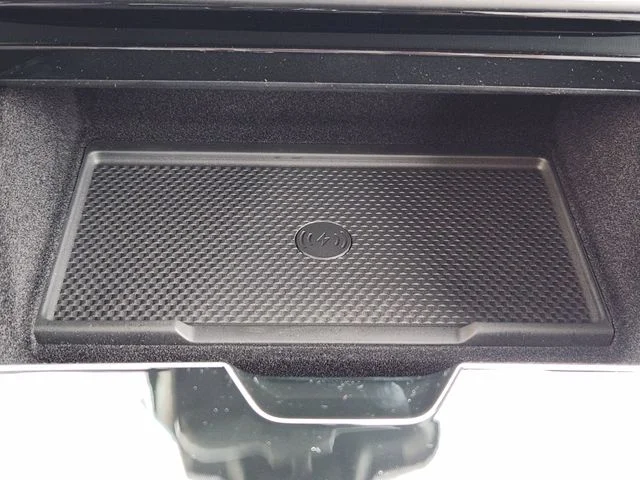 New 2026 Varesine Blue Land Rover Dynamic SE image 18