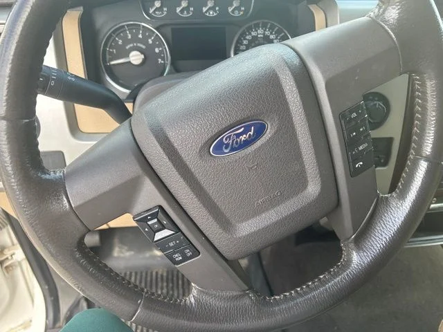 Used 2012 White Ford Lariat image 18