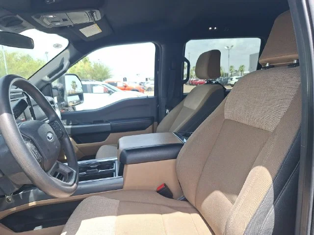 Used 2025 Brown Ford XLT image 9