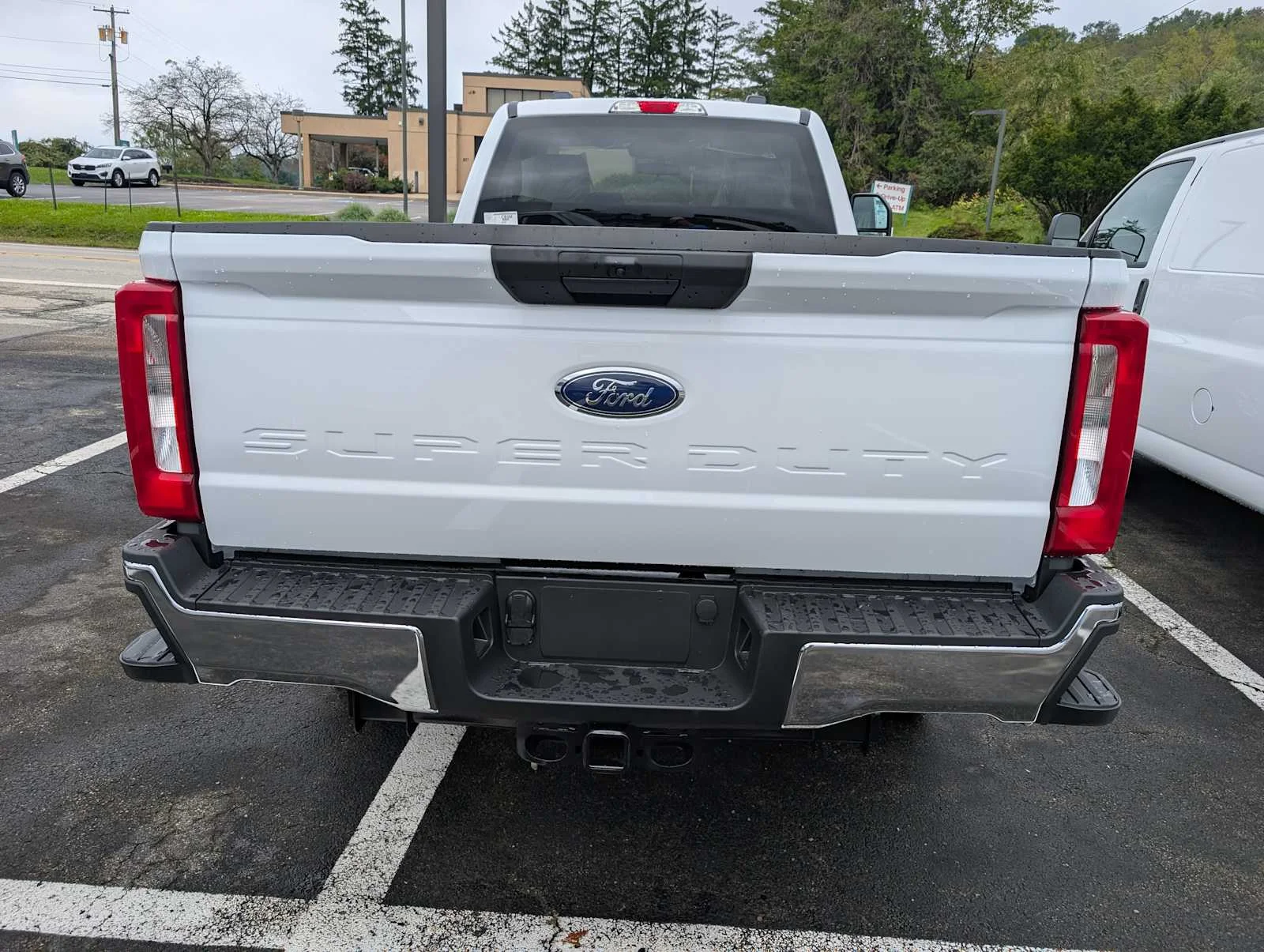 New 2026 Oxford White Ford F-250® XLT image 6