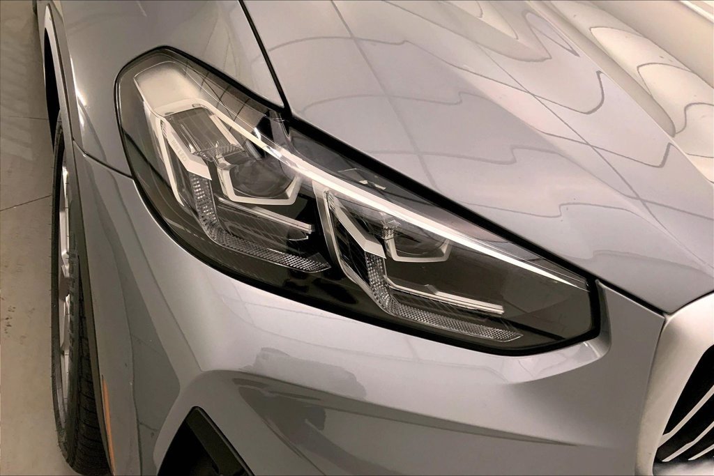 Used 2024 Skyscraper Grey Metallic BMW  image 20