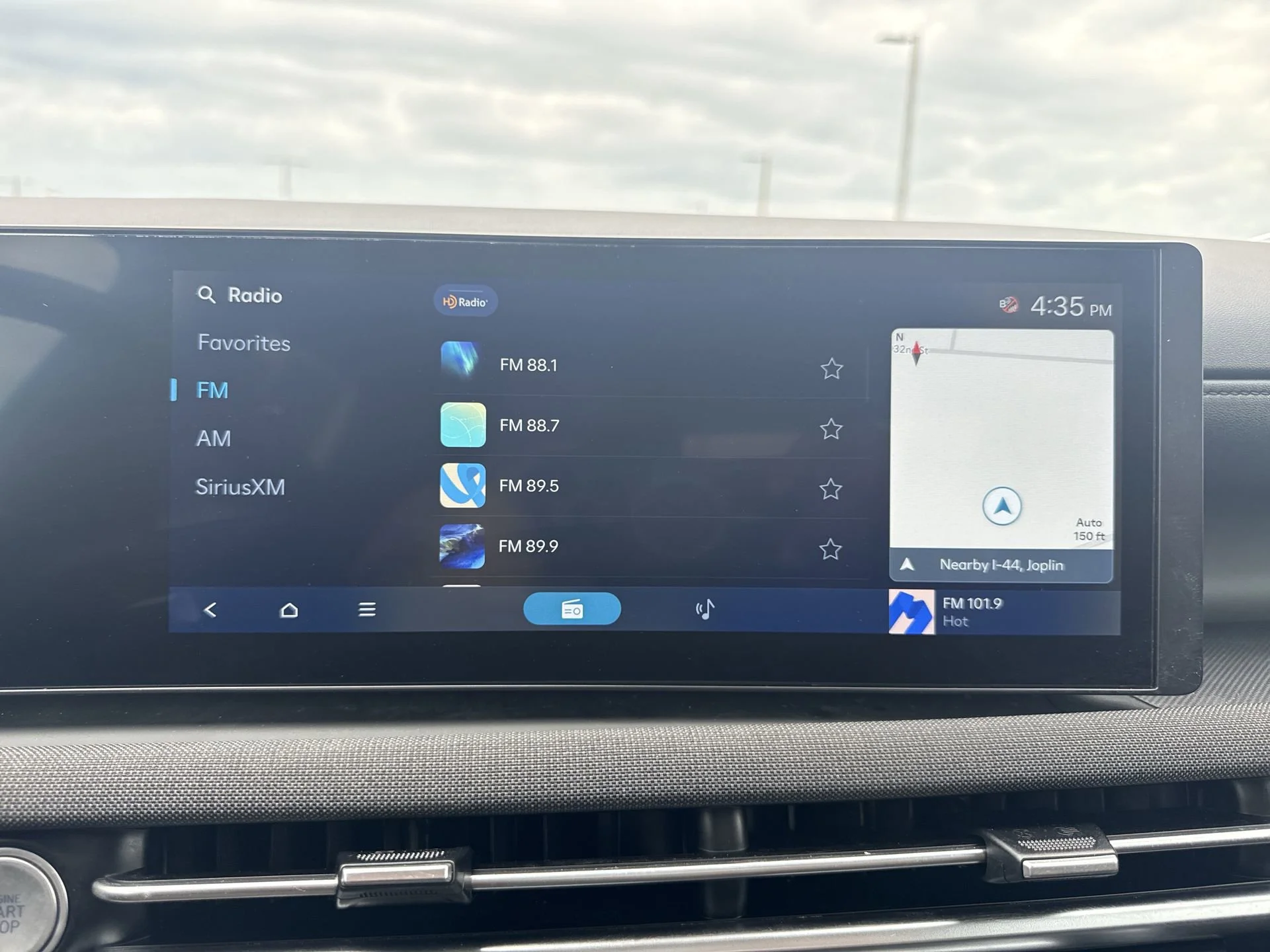 2025 Hyundai Santa Cruz Limited - Photo 16