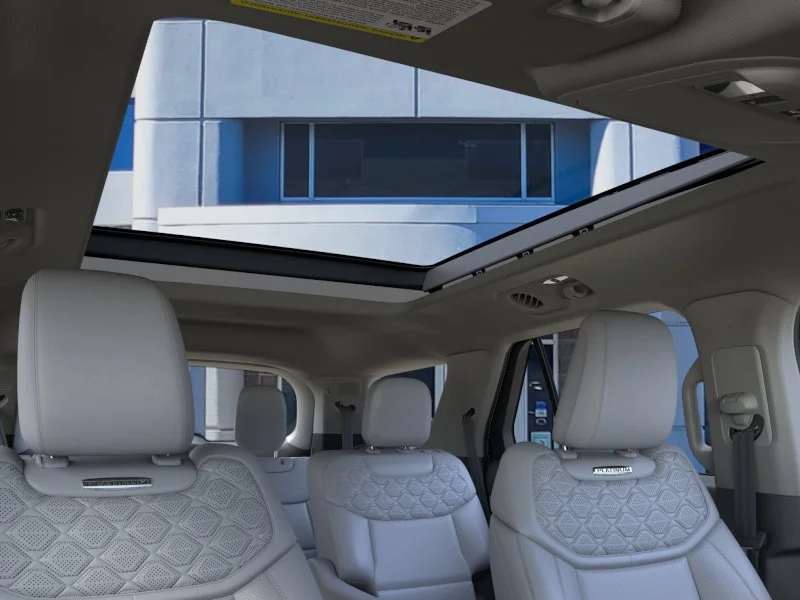 New 2026 Star White Metallic Tri-Coat Ford Platinum® image 22