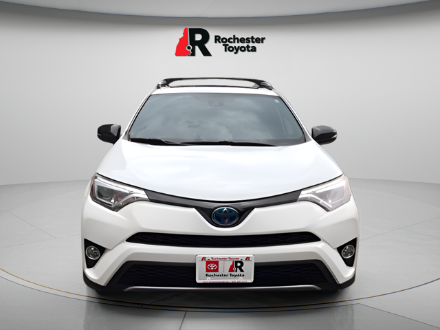 Used 2018 White Toyota SE image 2