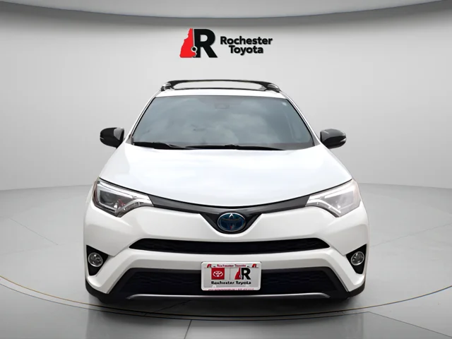 Used 2018 White Toyota SE image 2