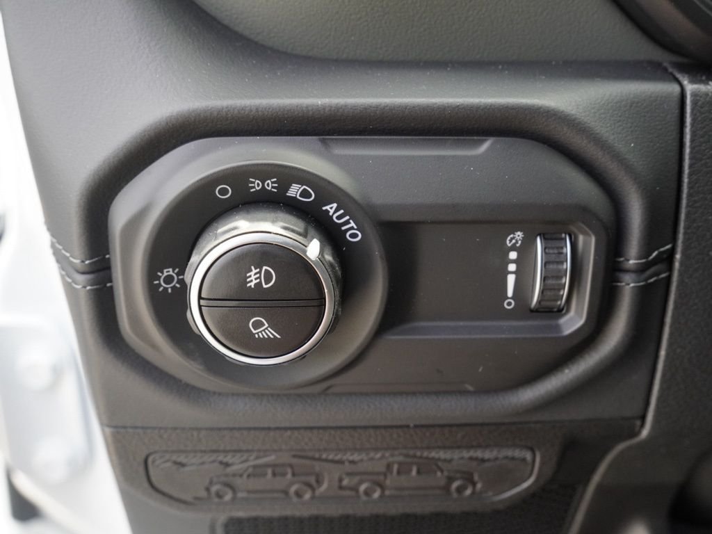 New 2026 Bright White Clear-Coat Exterior Paint Jeep Mojave image 11