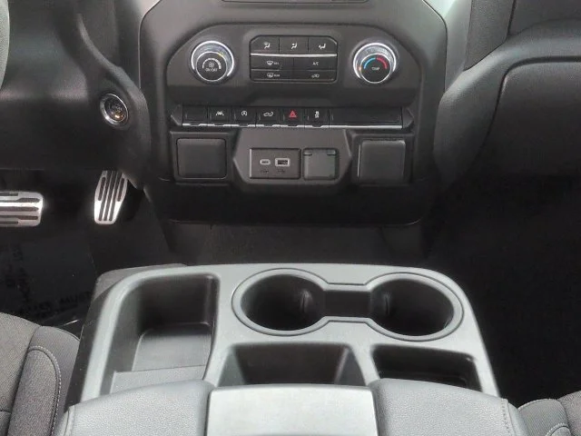 Used 2025 White Chevrolet Custom image 19