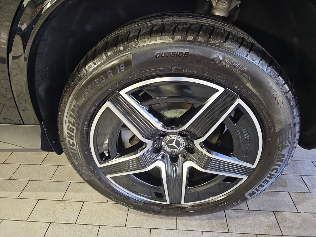 Certified Used 2026 Black Mercedes-Benz GLC 300 image 33