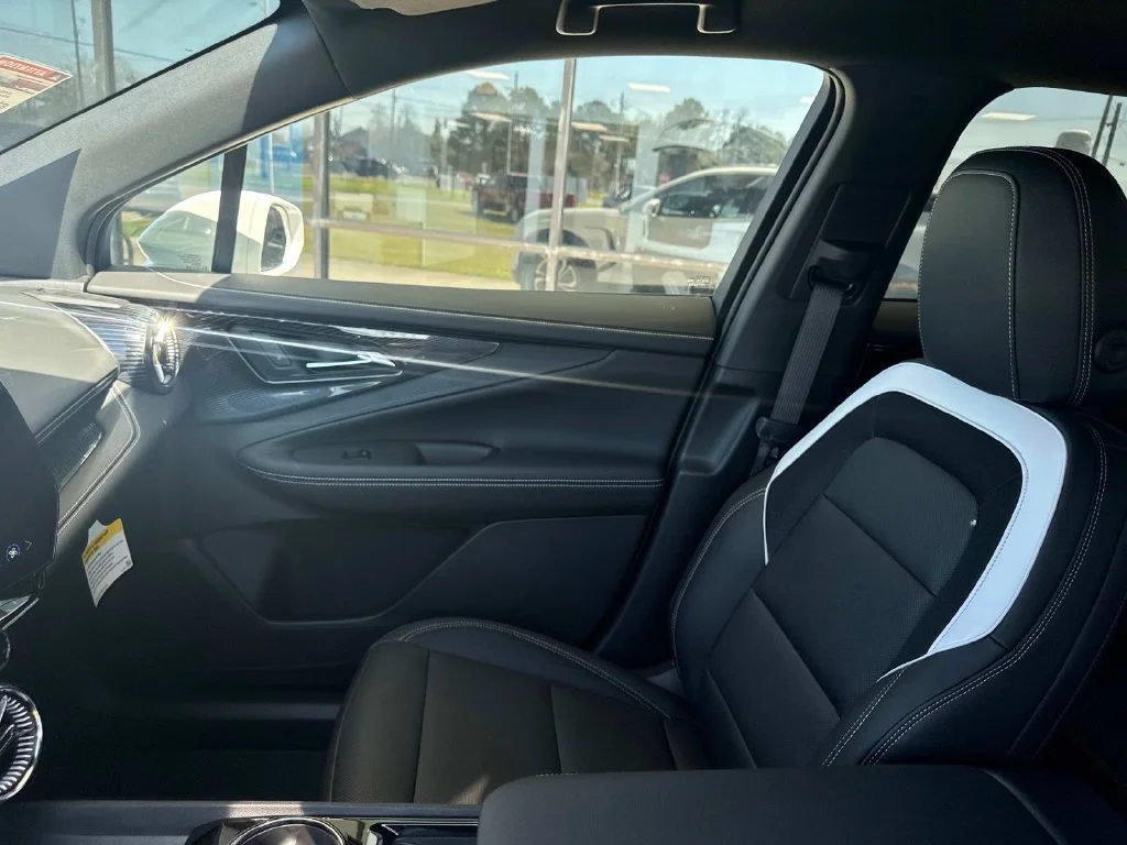 2025 Chevrolet Blazer EV LT - Photo 34