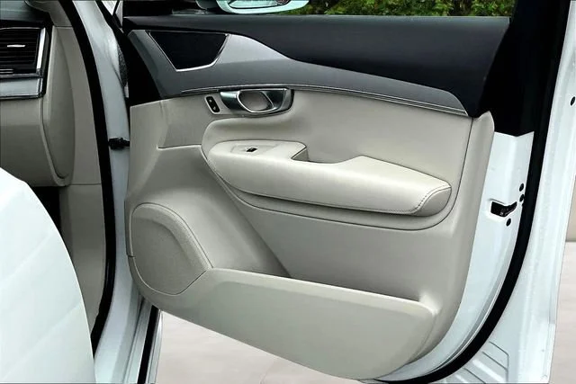 2023 Volvo XC90 Core - Photo 28