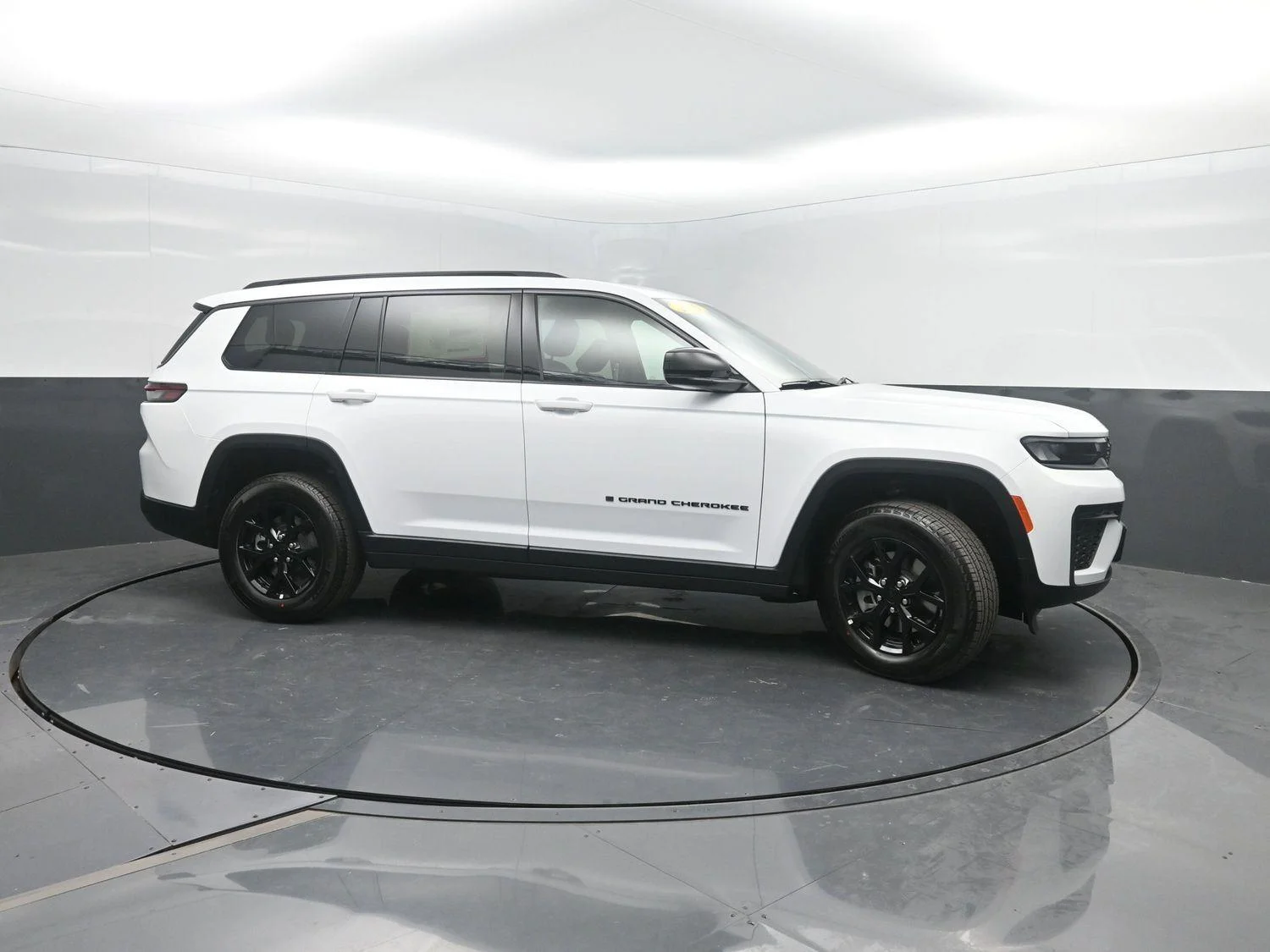 New 2026 Bright White Clear-Coat Exterior Paint Jeep Laredo Altitude image 3