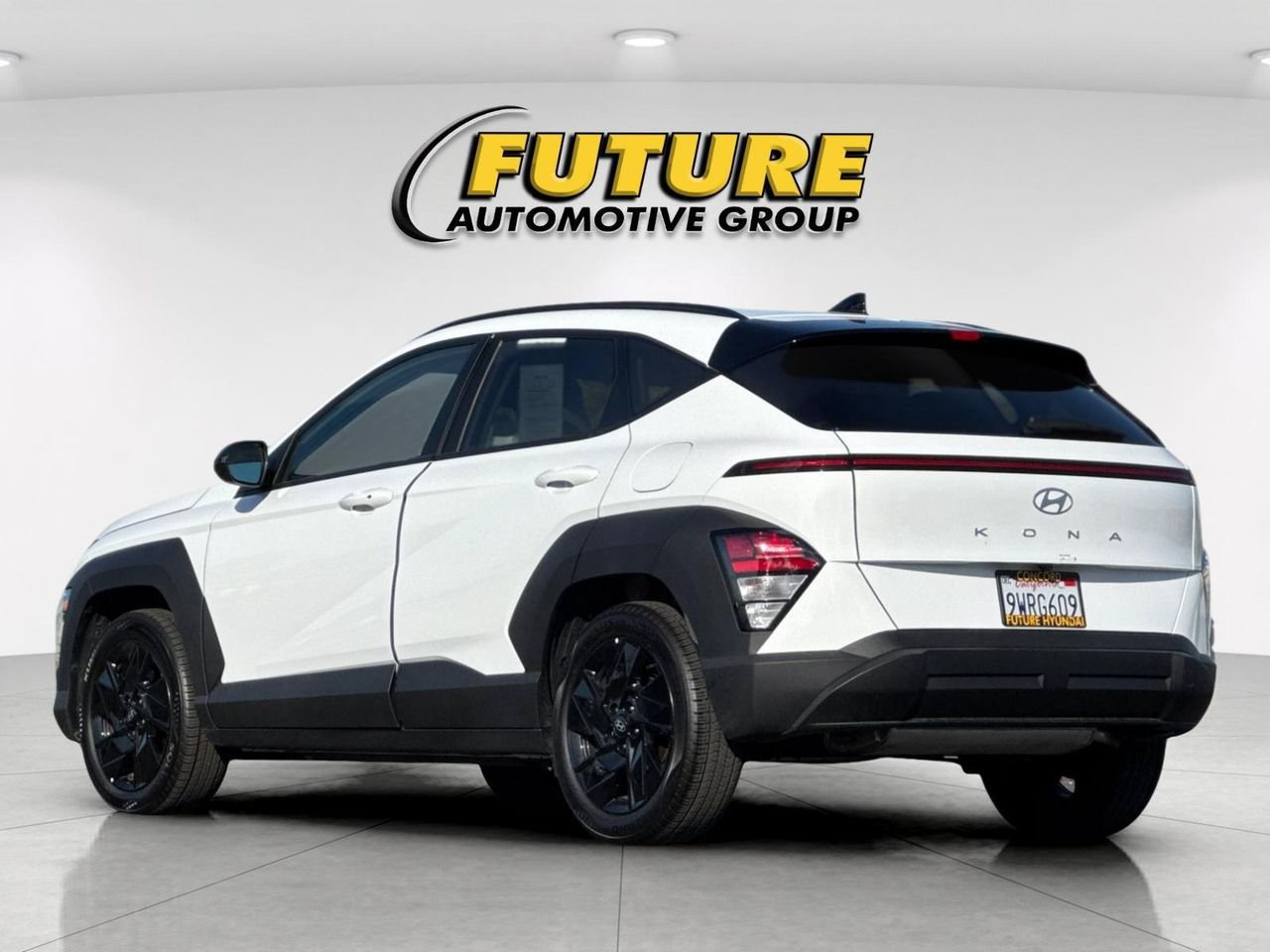 New 2026 White Hyundai SEL Sport FWD image 5