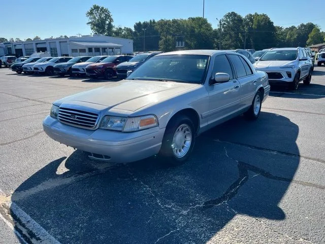 Used 2000  Ford LX image 29
