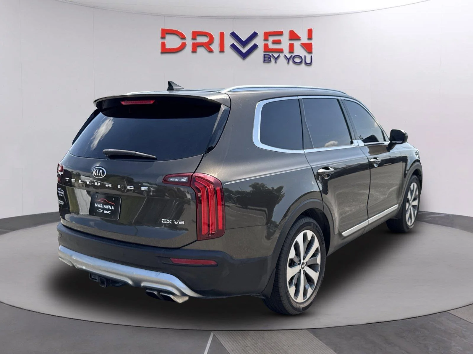 Used 2020 Dark Moss Kia EX image 4