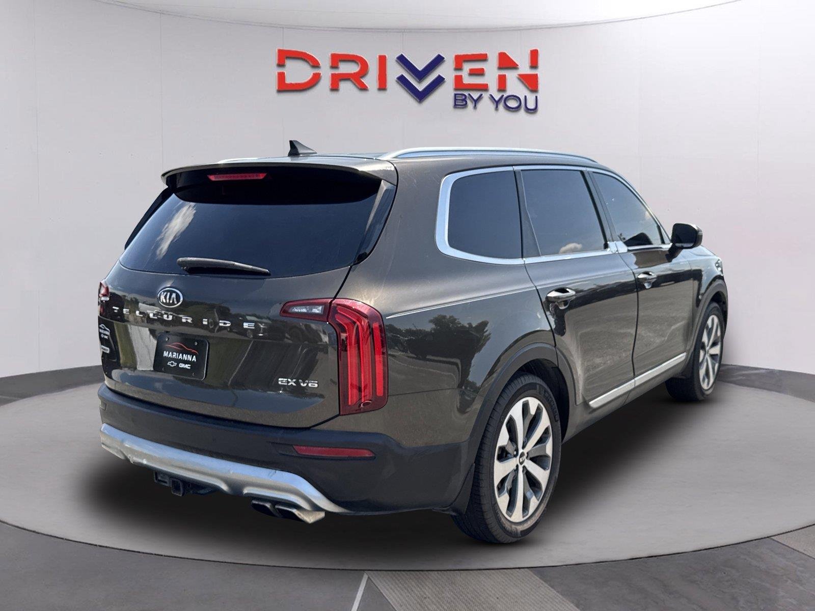 Used 2020 Dark Moss Kia EX image 4