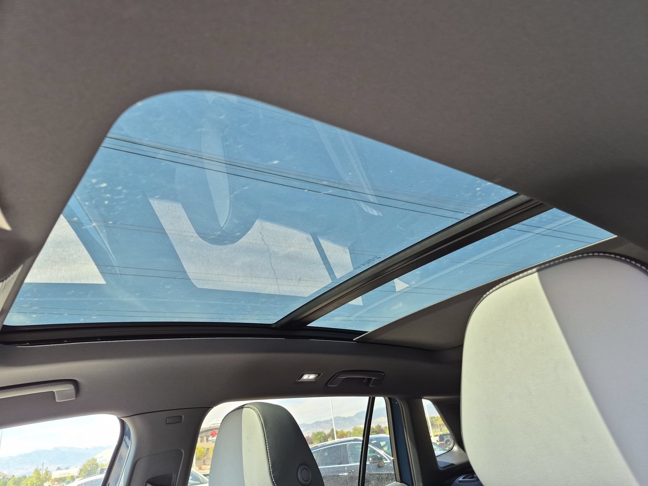 New 2026 Monterey Blue w/Deep Black Roof Volkswagen SE R-Line Black image 13