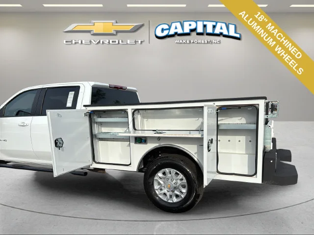Used 2025 White Chevrolet LT image 13